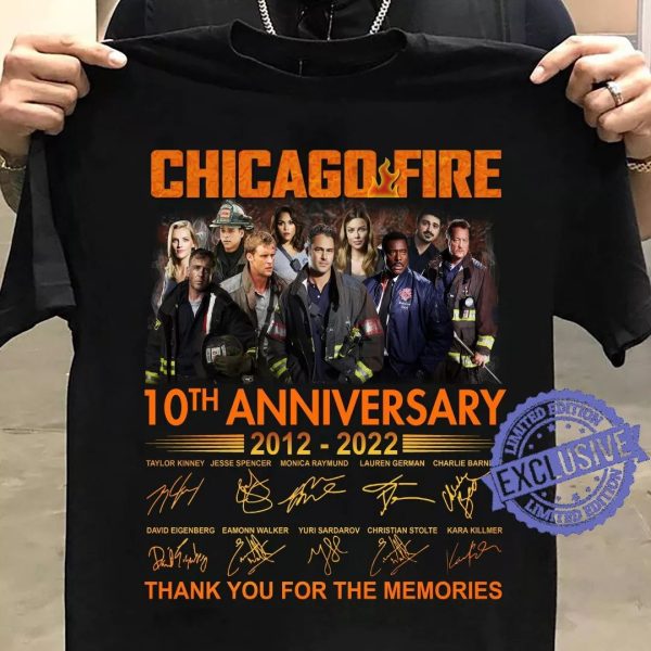 Chicago Fire 10th Anniversary 2012-2022 Thank You For The Memories Signatures Essential T-Shirt